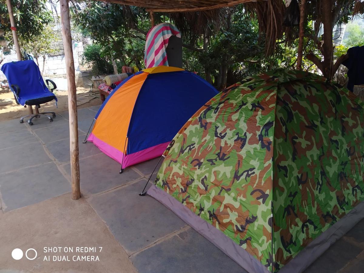 Drunken Monkey Camping Site Hotel ฮัมปี ภายนอก รูปภาพ